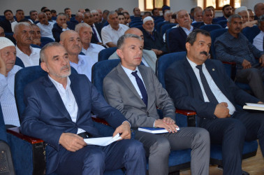İcra başçısı Elxan İbrahimov rayonda yaşayan ağsaqqallar, ziyalılar və dini icma sədrləri ilə görüş keçirib.