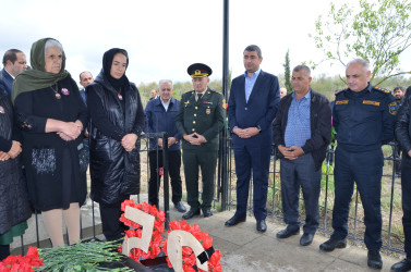 İcra başçısı şəhid Nurlan Dadaşovun anım tədbirində iştirak edib.