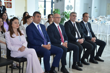 Kürdəmirdə “Şəhərsalma və memarlıq İli” çərçivəsində “Böyük Qayıdışın asanlaşdırılması: doğma yurdlarına qayıdan məcburi köçkünlərin məşğulluq perspektivlərinin və biznes imkanlarının artırılması” layihəsinin ikinci mərhələsinin yekun bağlanış mərasimi keçirilib.