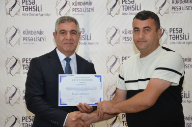 Kürdəmirdə “Şəhərsalma və memarlıq İli” çərçivəsində “Böyük Qayıdışın asanlaşdırılması: doğma yurdlarına qayıdan məcburi köçkünlərin məşğulluq perspektivlərinin və biznes imkanlarının artırılması” layihəsinin ikinci mərhələsinin yekun bağlanış mərasimi keçirilib.
