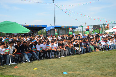 Kürdəmir rayonunun Carlı kəndində stadion kompleksi tikilib.