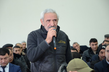 Qarasu kəndində sakinlər ilə səyyar qəbul keçirilib