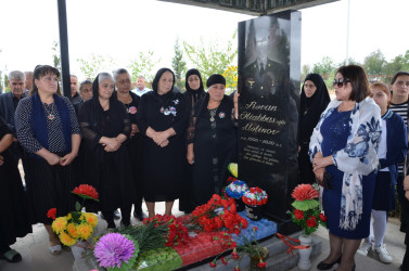 İcra başçısı şəhid Rəvan Məlikovun anım tədbirində iştirak edib.