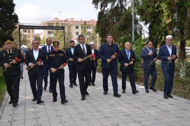 İcra başçısı şəhid Murad Eyyubovun və şəhid İslam Dünyamalıyevin anım tədbirlərində iştirak edib.