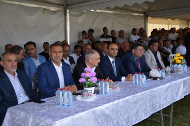 Kürdəmir rayonunun Carlı kəndində stadion kompleksi tikilib.