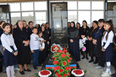 İcra başçısı şəhid Kamil Şirinovun və şəhid Elvin Ömərovun anım tədbirlərində iştirak edib.