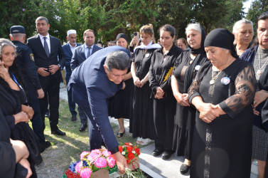 İcra başçısı şəhid Murad Eyyubovun və şəhid İslam Dünyamalıyevin anım tədbirlərində iştirak edib.