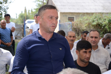 Qoçulu kənd sakinləri ilə səyyar qəbul keçirilib