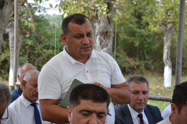 Qoçulu kənd sakinləri ilə səyyar qəbul keçirilib