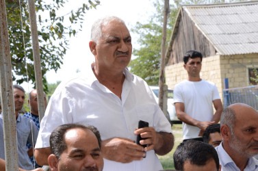 Qoçulu kənd sakinləri ilə səyyar qəbul keçirilib