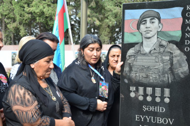 İcra başçısı şəhid Murad Eyyubovun və şəhid İslam Dünyamalıyevin anım tədbirlərində iştirak edib.