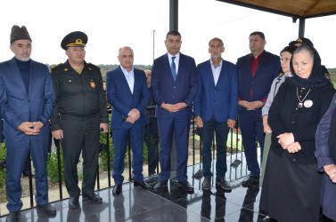 İcra başçısı şəhid Elnur İmamverdiyevin anım tədbirində iştirak edib.