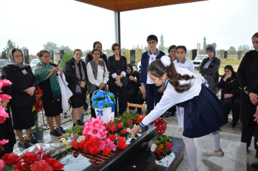 İcra başçısı şəhid Pərviz Novruzovun anım tədbirində iştirak edib.