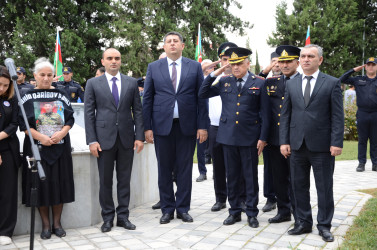 Kürdəmirdə 44 günlük Vətən müharibəsi şəhidlərinin xatirəsinə həsr olunmuş Anım Günü tədbiri keçirilib.