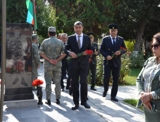 İcra başçısı şəhid Ziyadxan Əliyevin anım tədbirində iştirak edib.