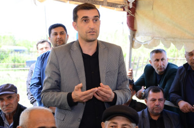 Aprelin 23-də Quşlar kənd sakinləri ilə səyyar qəbul keçirilib.