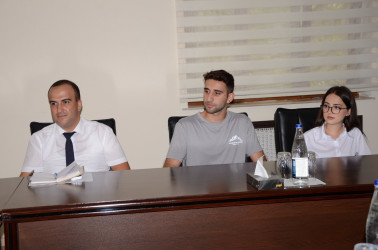 İyulun 30 da Kürdəmir Rayon İcra Hakimiyyətinin könüllülərinin növbəti qrupu ilə görüş keçirilib.