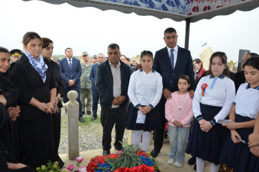 İcra başçısı şəhid İsmət Məmmədovun anım tədbirində iştirak edib.