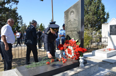 Sentyabrın 27-də Kürdəmir rayonunda Vətən müharibəsi şəhidlərinin xatirəsinə həsr olunmuş Anım Günü tədbiri keçirilib.