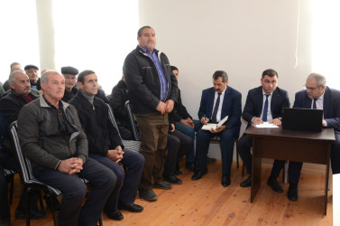 Axtaçı-Qarabucaq kəndində sakinlər ilə səyyar qəbul keçirilib