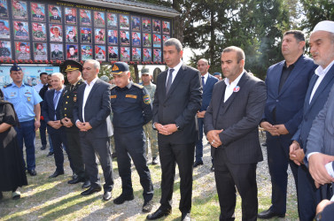 İcra başçısı şəhid Murad Eyyubovun və şəhid İslam Dünyamalıyevin anım tədbirlərində iştirak edib.