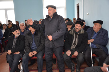 Söyüdlər kənd sakinləri ilə səyyar qəbul keçirilib
