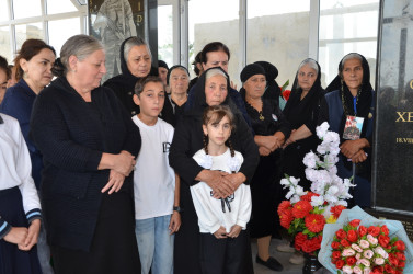 İcra başçısı şəhid Kamil Şirinovun və şəhid Elvin Ömərovun anım tədbirlərində iştirak edib.