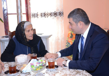 Topalhəsənli kənd sakinləri ilə növbəti səyyar qəbul keçirilib