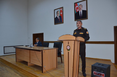 Kürdəmirdə meşə və meşə zolaqlarının yanğın təhlükəsizliyinin təmin olunması, həmçinin dənli və texniki bitkilərin yığılması, daşınması və emalı dövründə yanğın təhlükəsizliyinin təmin olunması istiqamətində maarifləndirici tədbir keçirilib.