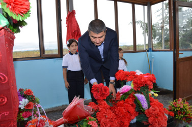 İcra başçısı şəhid Ülvi Azayevin anım tədbirində iştirak edib.