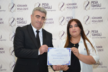 Kürdəmirdə “Şəhərsalma və memarlıq İli” çərçivəsində “Böyük Qayıdışın asanlaşdırılması: doğma yurdlarına qayıdan məcburi köçkünlərin məşğulluq perspektivlərinin və biznes imkanlarının artırılması” layihəsinin ikinci mərhələsinin yekun bağlanış mərasimi keçirilib.