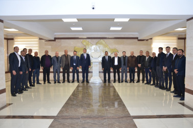 Kürdəmir Rayon İcra Hakimiyyətinin başçısı Elşən Həsənli Sahibkarlarla görüş keçirib.