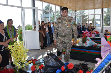 İcra başçısı şəhid Vüsal Əhmədovun anım tədbirində iştirak edib.