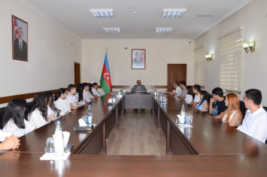 İyulun 30 da Kürdəmir Rayon İcra Hakimiyyətinin könüllülərinin növbəti qrupu ilə görüş keçirilib.