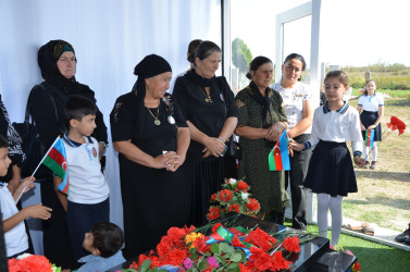 İcra başçısı şəhid Toğrul Əliyevin anım tədbirində iştirak edib.