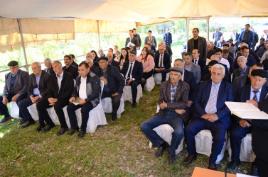 Aprelin 23-də Quşlar kənd sakinləri ilə səyyar qəbul keçirilib.