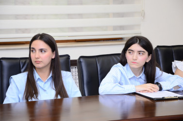 İyunun 24-də Kürdəmir Rayon İcra Hakimiyyətində 26 iyun BMT-nin “Narkotiklərlə Mübarizə Günü” ilə əlaqədar “Narkomaniyaya qarşı mübarizə və sağlam həyat tərzi” mövzusunda tədbir keçirilib.