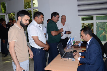 Kürdəmirdə növbəti əmək yarmarkası keçirilib.