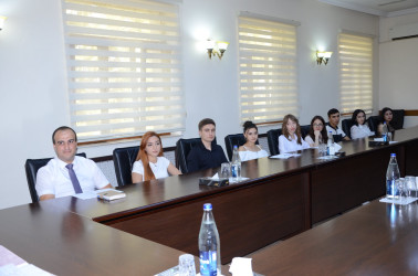 İcra başçısı Elxan İbrahimov İcra Hakimiyyətinin könüllüləri ilə görüşüb.