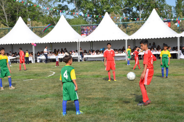 Kürdəmir rayonunun Carlı kəndində stadion kompleksi tikilib.