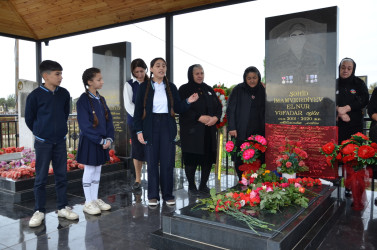 İcra başçısı şəhid Elnur İmamverdiyevin anım tədbirində iştirak edib.
