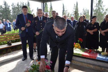 İcra başçısı şəhid Fərid Məmmədovun anım tədbirində iştirak edib.