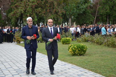 Kürdəmirdə 44 günlük Vətən müharibəsi şəhidlərinin xatirəsinə həsr olunmuş Anım Günü tədbiri keçirilib.