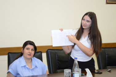 Rayon İcra Hakimiyyətinin könüllülərinə “Layihələrin hazırlanması və idarə edilməsi” mövzusunda təlim keçirilib.