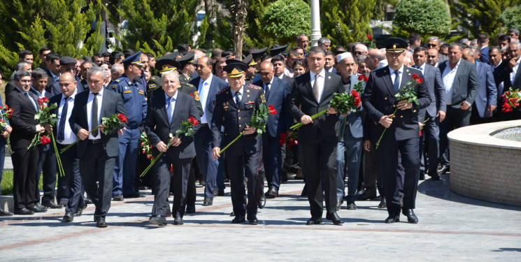 Kürdəmirdə Ümummilli Lider Heydər Əliyevin anadan olmasının 103 illiyi qeyd olunub.
