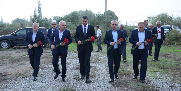 İcra başçısı şəhid Oruc Soltanovun anım tədbirində iştirak edib.