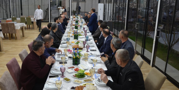 Kürdəmirdə sahibkarlar ilə birgə şam yeməyi təşkil olunub.