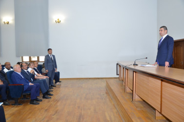 Kürdəmir Rayon İcra Hakimiyyətinin başçısı Elşən Həsənli rayonun fermer və sahibkarları ilə görüş keçirib.