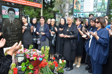İcra başçısı şəhid Adəm Əliyevin anım tədbirində iştirak edib.