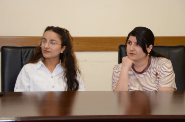 Rayon İcra Hakimiyyətinin könüllülərinə “Layihələrin hazırlanması və idarə edilməsi” mövzusunda təlim keçirilib.